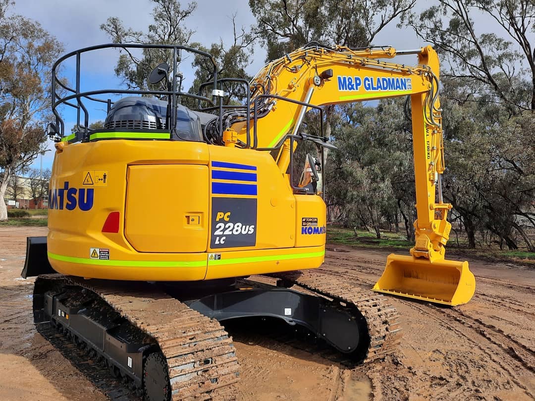 M&P Gladman Excavators 30 ton 20 ton 5 ton excavator for hire